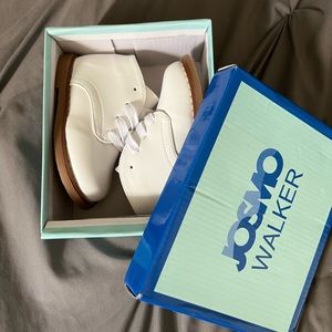 Toddler/Infant Unisex White Walking Shoes 5C